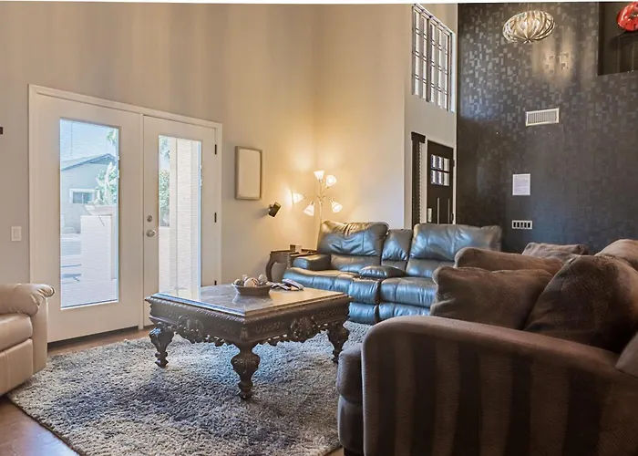 Leisurely House Near Kierland Pool Hot Tub Games