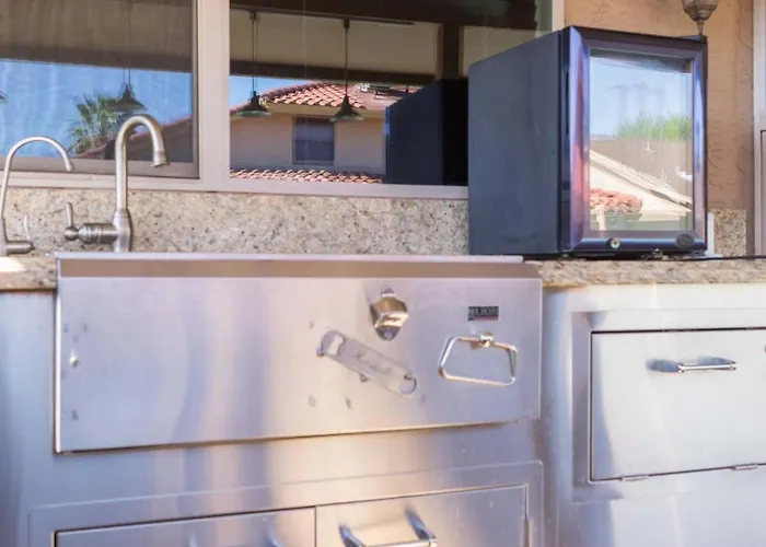 Leisurely House Near Kierland Pool Hot Tub Games Holiday home