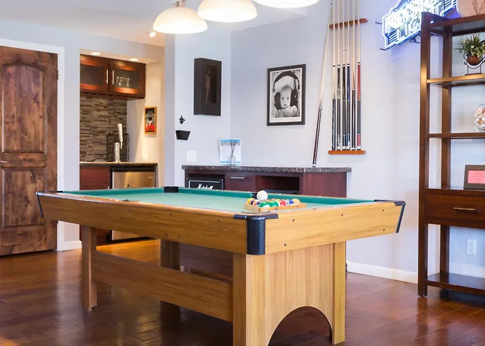 Leisurely House Near Kierland Pool Hot Tub Games