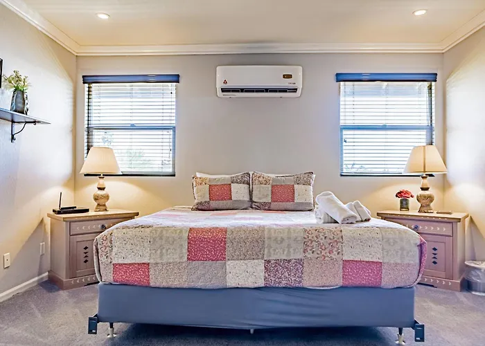 Leisurely House Near Kierland Pool Hot Tub Games Holiday home