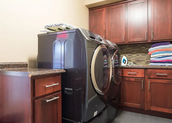 Holiday home Leisurely House Near Kierland Pool Hot Tub Games