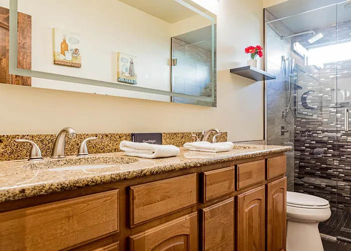Leisurely House Near Kierland Pool Hot Tub Games