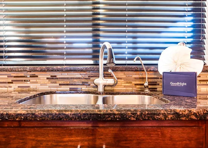 Leisurely House Near Kierland Pool Hot Tub Games Holiday home Scottsdale